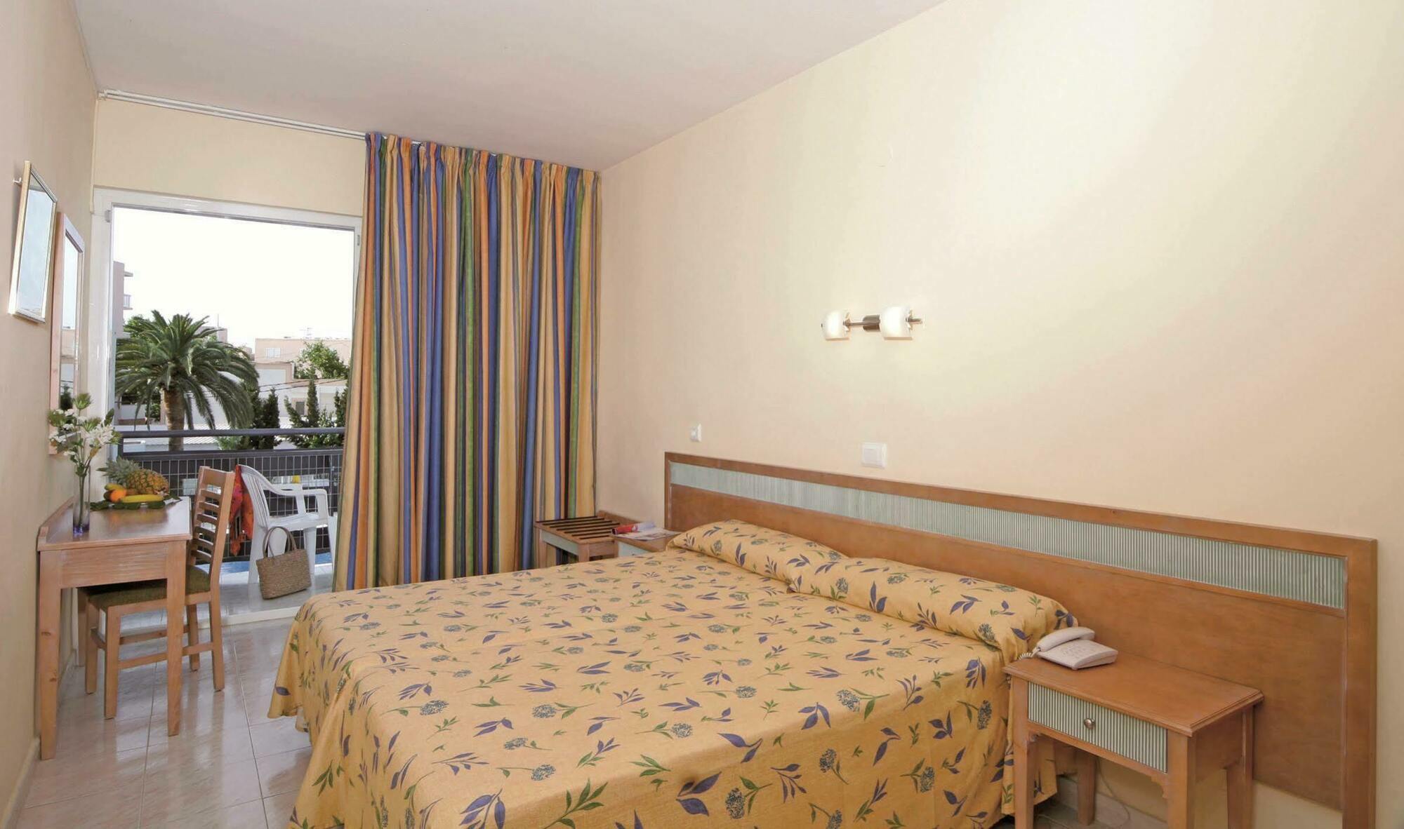 Azuline Hotel Pacific San Antonio (Ibiza) Quarto foto